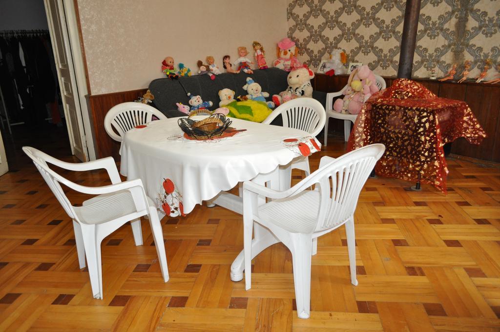 Guest House Cico Telavi Esterno foto