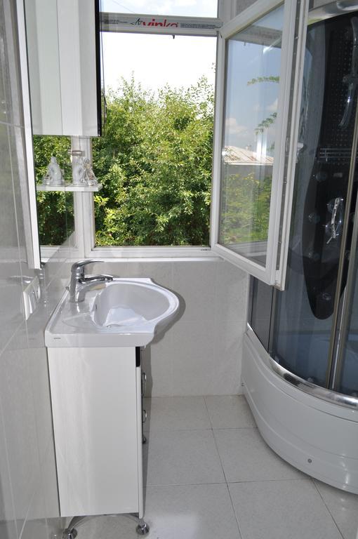 Guest House Cico Telavi Esterno foto