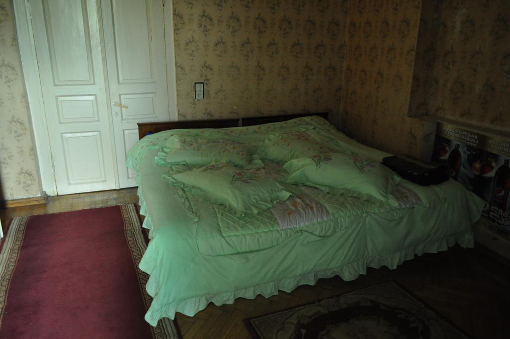 Guest House Cico Telavi Esterno foto